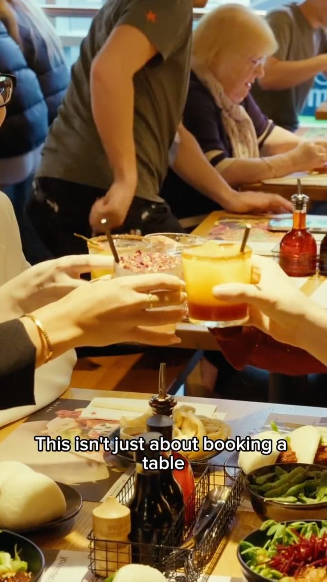 This isn't just about the food... ✨🎄It’s about the memories made over cocktails, laughter and late-night bites at @thealchemistuk, @chaophrayathai @wagamama_uk, @cosmonewcastle and more! ✨ Eldon Square is your Christmas Central 🍽️