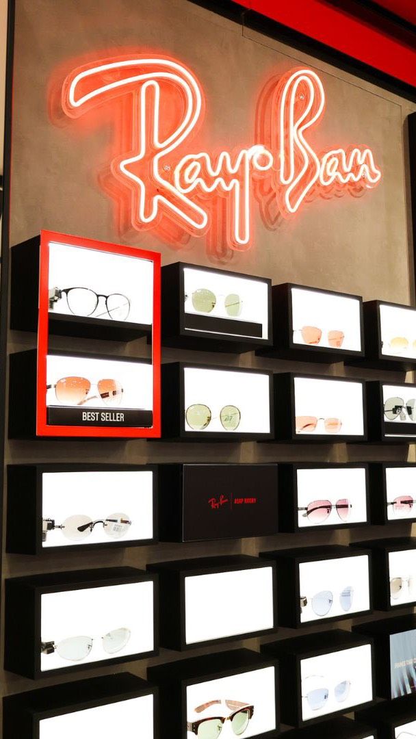 @visionexpress has officially re-opened with a fresh new look!🤩Step into a redesigned store featuring:✨Modern optical testing rooms👉🏼Improved accessibility🕶️Expanded range of eyewear - including the latest designer frames & smart AI glasses with advanced lens technologyCome and explore for yourself 🙌📍 Eldon Way Mall (next to Warren James & The Works)#visionexpress #eldonsquarenewcastle #newcastleshopping