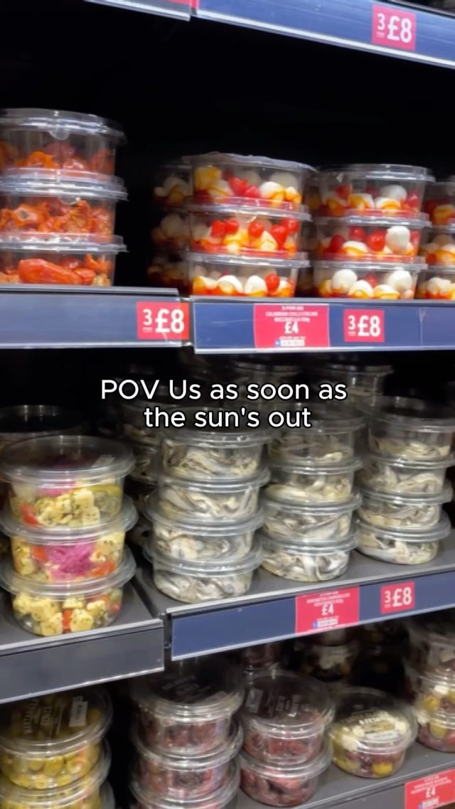 It's picky bits o'clock 😉🌞Stock up on your fave M&S snacks and make a day of it 🫶