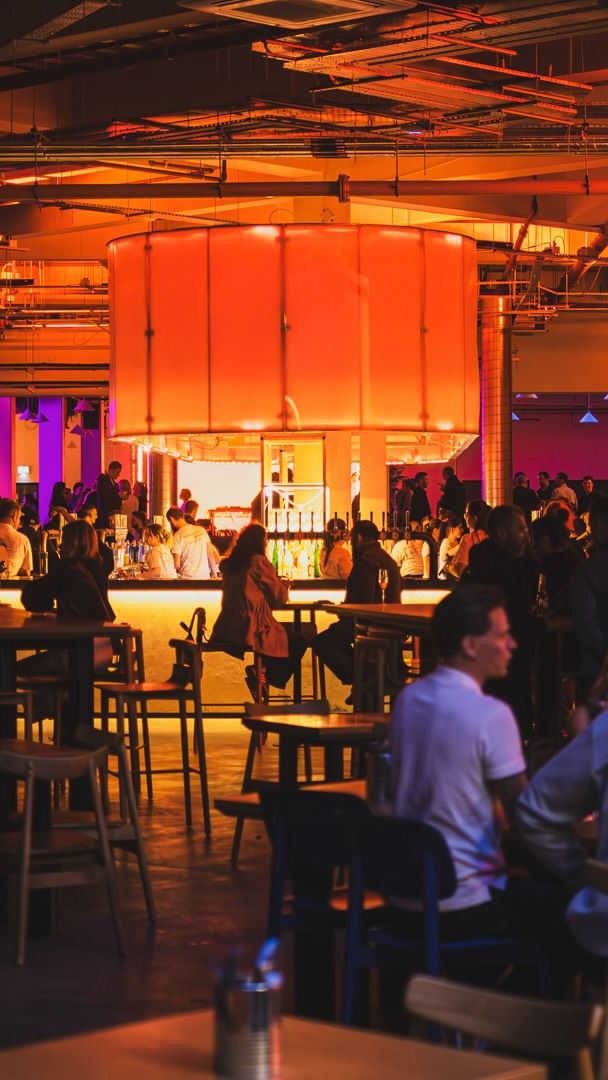 NEWCASTLE, YOUR NEW ROOFTOP NEIGHBOURHOOD HAS LANDED 🔥@freightislandnewcastle is now OPEN at Eldon Square, bringing all-day energy, endless flavour and big atmosphere to the city.12 kitchens, local legends, standout names, DJ takeovers, Disco Saturdays, live music and late nights under one roof 🍕🎶And yes…World Cup Social is coming 👀📍 Access from Newgate Street⏰ Open ’til lateSee you on the roof 🤭