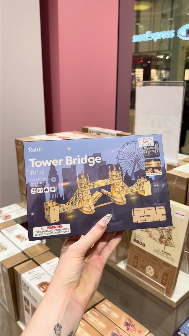 Is there someone on your gift list? 👀From thoughtful cards and beautiful stationery to cosy candles and Rolife kits, @clintonscards has the perfect present for everyone on your list 🫶 📍 Near Nothumberland Street entrance