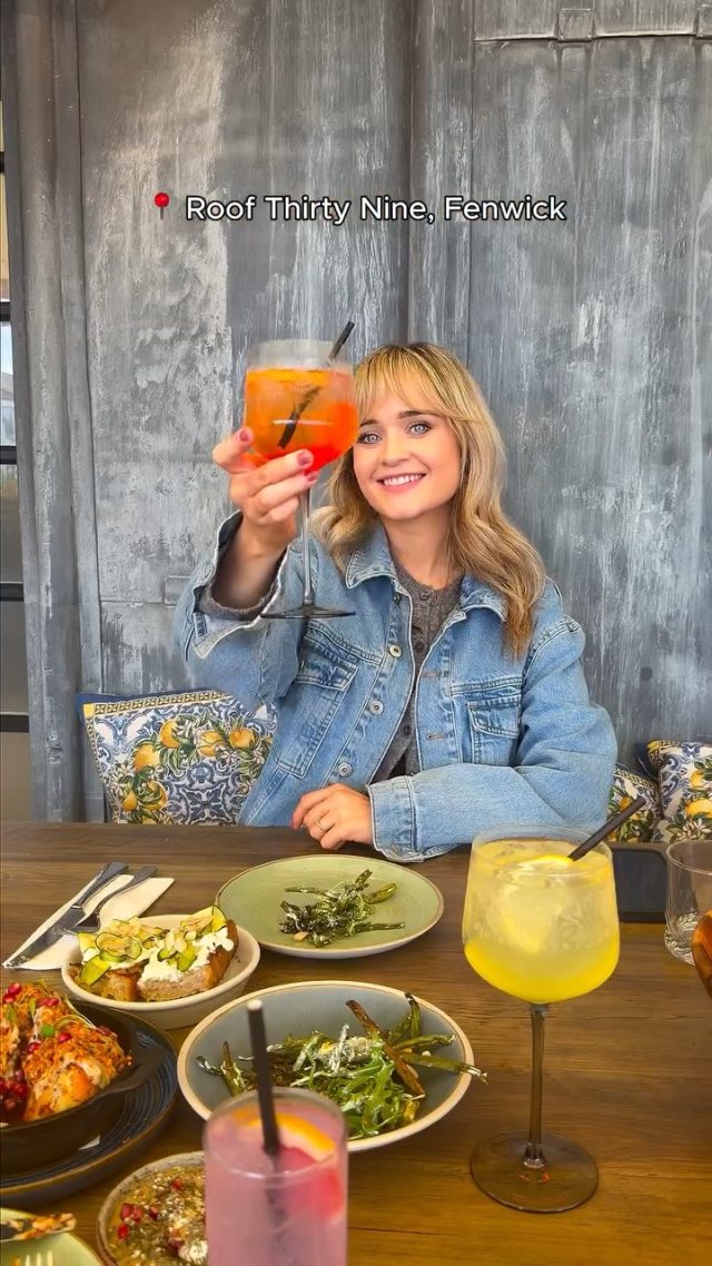 Italy or Eldon Square... you decide 🌞🩵✨Welcome to Roof Thirty Nine at the top of @fenwickofficial. Escape to the Mediterranean at this sun-soaked rooftop bar and restaurant, with delicious tapas, ice-cold limoncello, and all the summer vibes 🍋📍 Access via Fenwick Food Hall